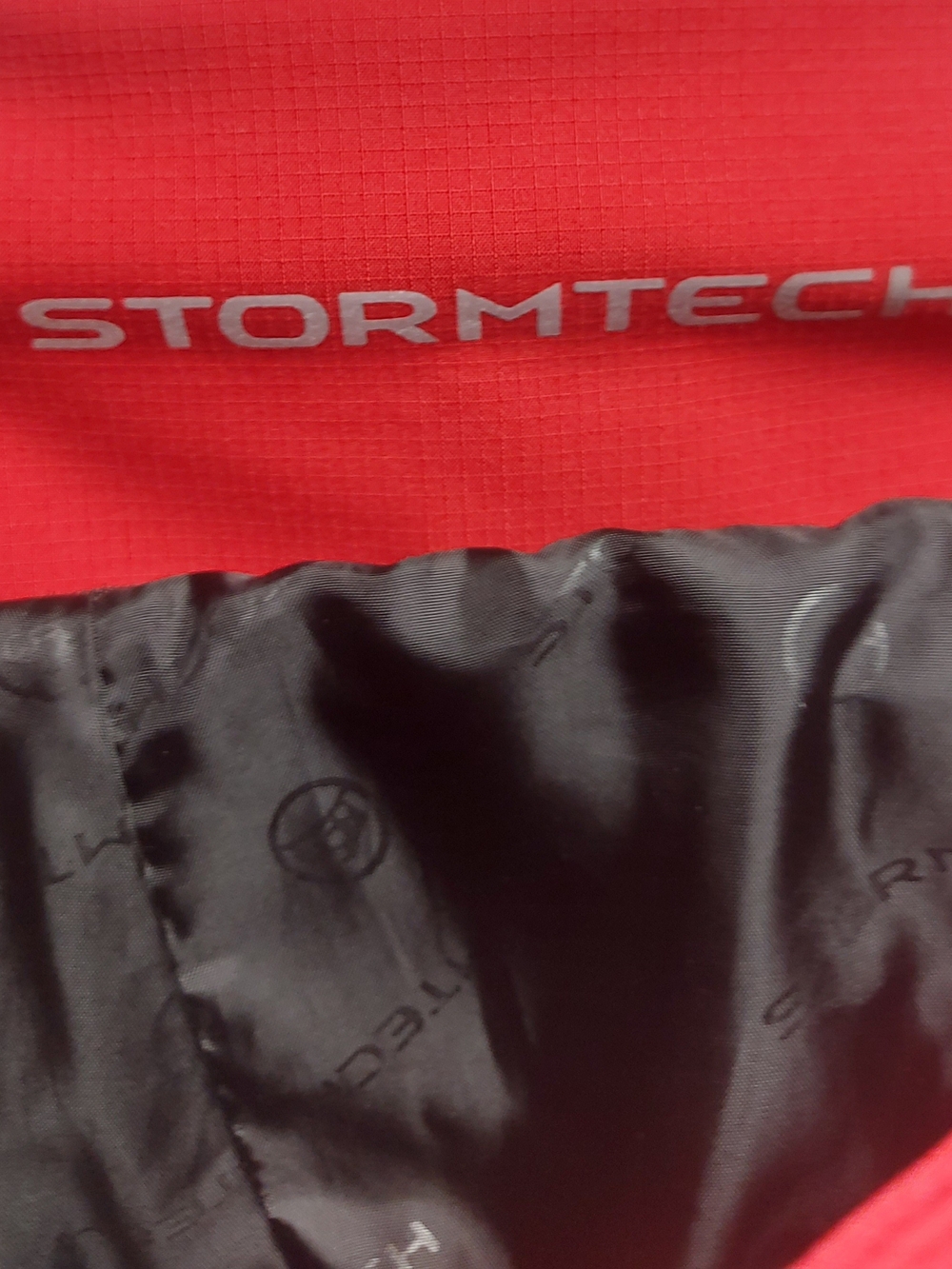 Stormtech H2XTREME Red Softshell Waterproof Hooded Jacket - Size Large - Picture 11 of 14